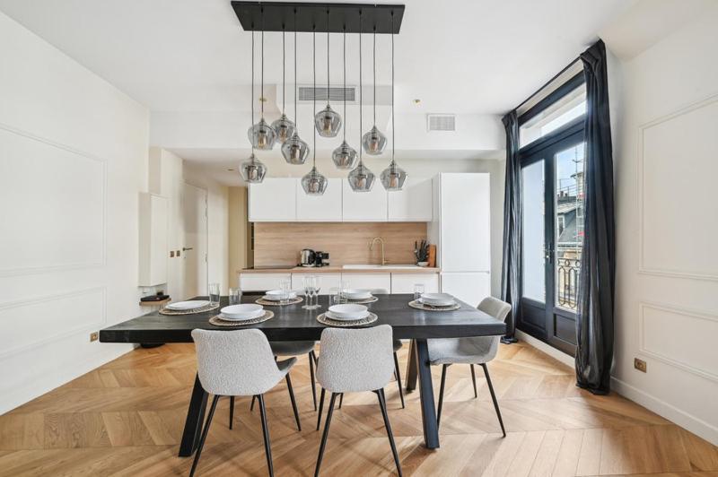 293 Arc De Triomphe - Superb Appartement